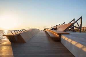 puente peatonal de madera