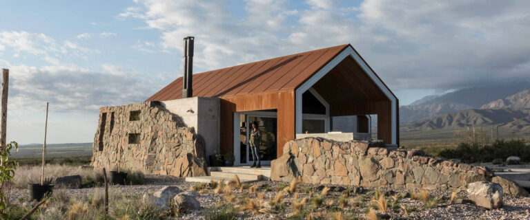 CASA DE PIEDRA EN LOS ANDES #Arquitecturademadera