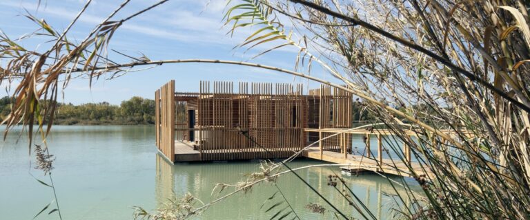 CABINA FLOTANTE DE MADERA #Arquitecturademadera