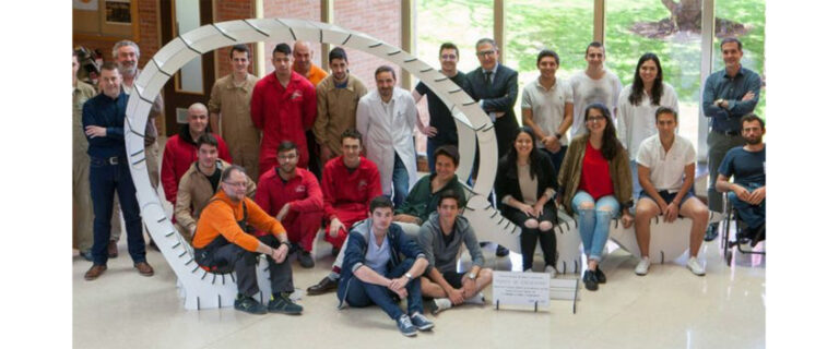 ALUMNOS DE FP Y DE LA ESCUELA DE ARQUITECTURA COLABORAN EN UN PROYECTO DE DISEÑO Y FABRICACIÓN DE MOBILIARIO #Arquitecturademadera