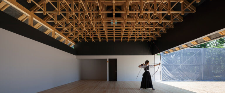 ESTRUCTURAS DE MADERA: SALA DE TIRO Y CLUB DE BOXEO #Arquitecturademadera