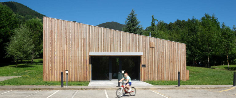 CASA DEL PEREGRINO EN ZEGAMA #Arquitecturademadera