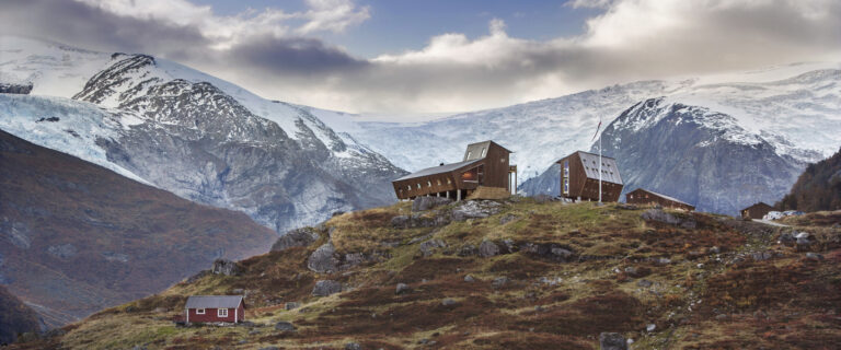 SNØHETTA, CABAÑAS JUNTO AL GLACIAR JOSTEDALSBREEN (NORUEGA) #Arquitecturademadera